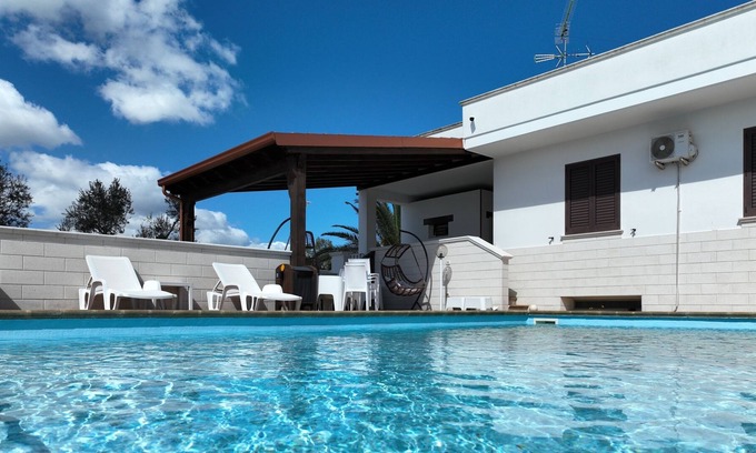Lizzanello Condominio | Emerald Apartment-De Lujo-Baño privado con hidromasaje-Patio-Condominio