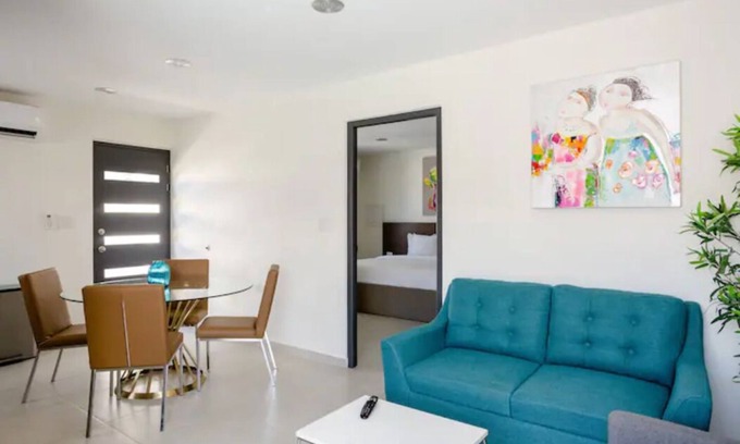 Gold Coast Apartamento | Emerald 1BR APT -#E1 in Noord-Sleeps 2