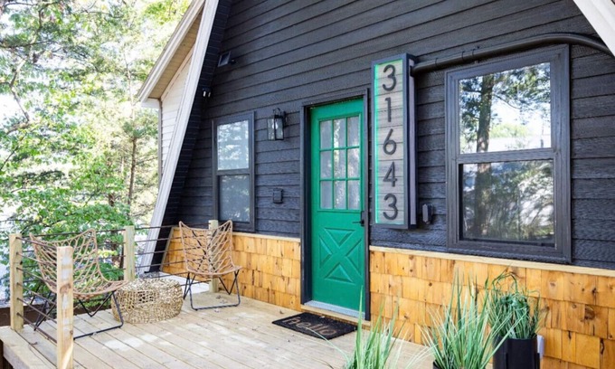 Gravois Mills Casa | Emerald A Lakefront and Hot Tub