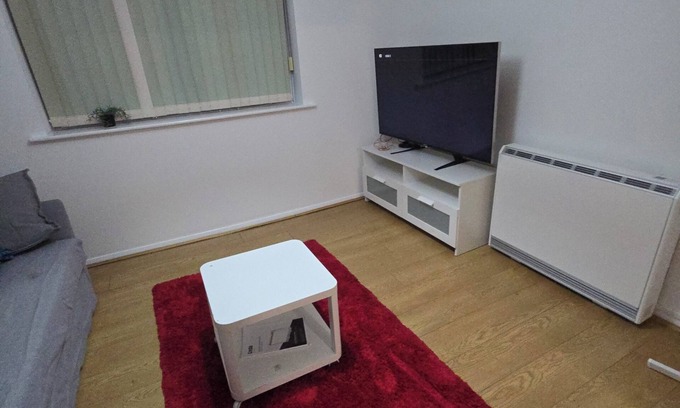 Custom House Casa | Emerald Apartment with Triple A star Proximity