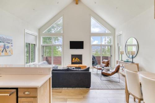 Mountain Village Casa | Emerald Elk at Village Creek by AvantStay Close to Slopes Village w Views