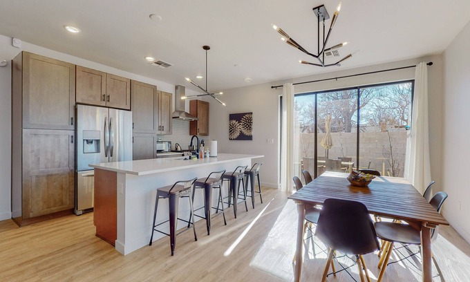 Downtown Albuquerque Casa | Emerald Mountain - Townhome with Mountain Views!