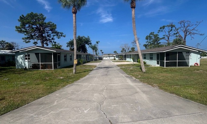 Englewood Cabaña | Emerald Palms Unit 4