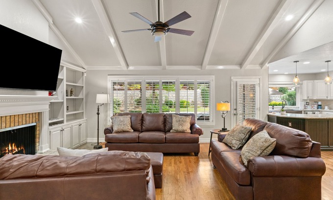 Biggs Field Casa | Emerald Rose! Serene home filled with love, beauty, peace around every corner.