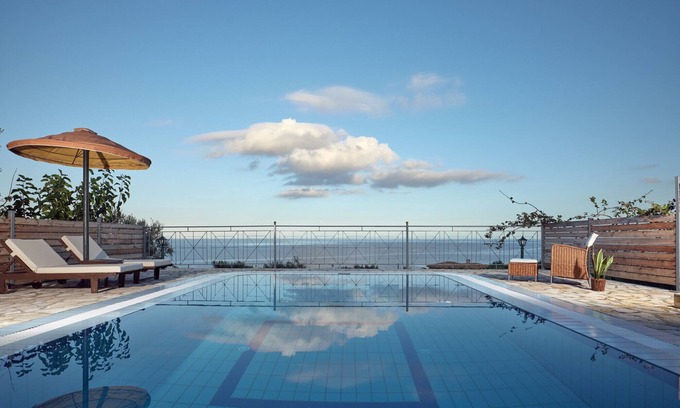 Varvara Villa | Emerald Superior Villa