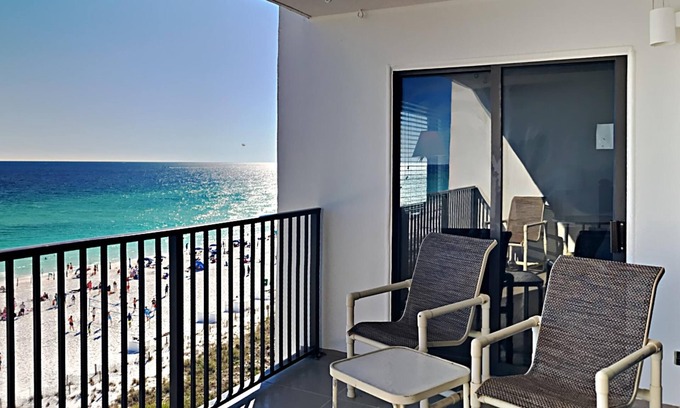 Destin Condominio | Condominio frente al mar en el medio de Destin! Balcón privado con impresionantes vistas