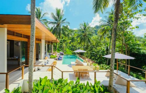 Selong Belanak Hotel | EMHILL Estate Lombok