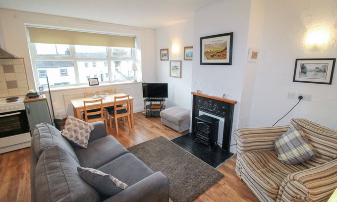 Ireby Cabaña | Emily's Apartment, Ireby - sleeps 7 guests in 3 bedrooms