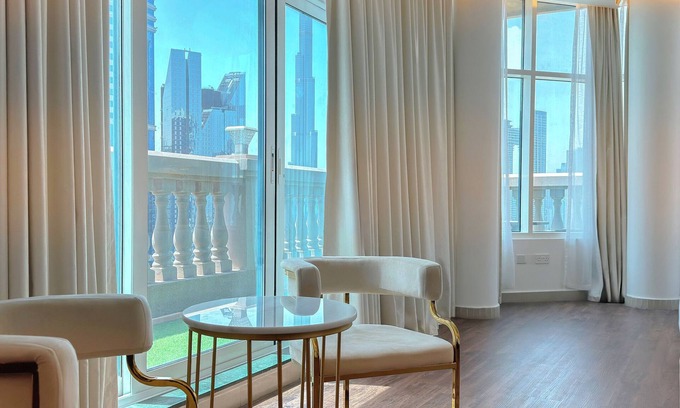 Trade Center Apartamento | Emirates Grand Hotel