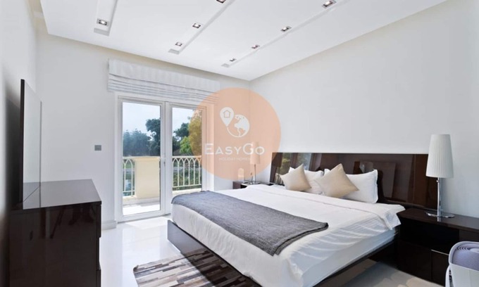 Emirates Hills Villa | Emirates Living Upgraded Villa by EasyGo