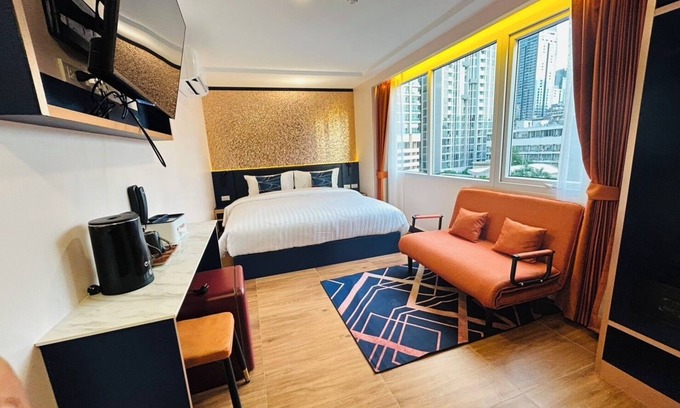 Nana Hotel | Emiri Hotel - Nana Bangkok