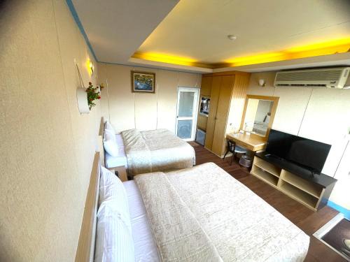 Ren'ai Casa | Emmanuel Farm House