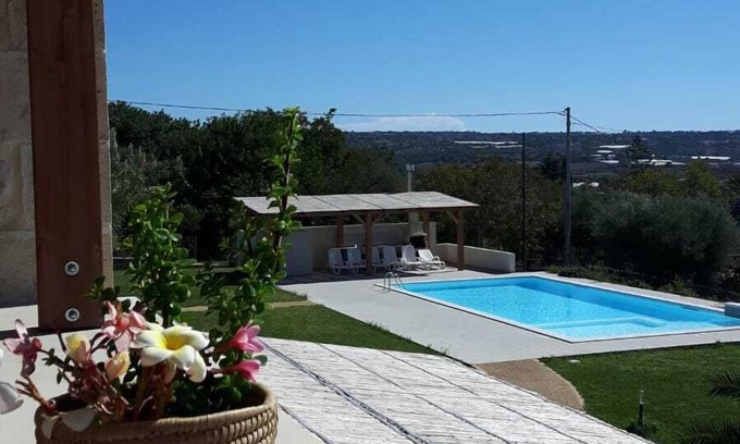 Donnalucata Villa | Emotions of Casa Barone, villa con piscina, vista al mar, apta para grupos grandes