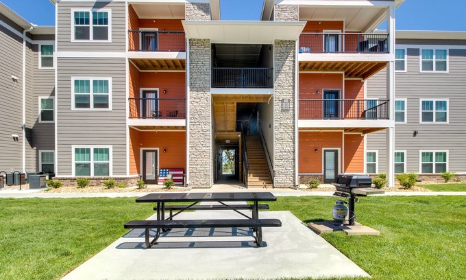 Emporia Apartamento | Emporia Apt w/ Playground: 2 Mi to Main Street!