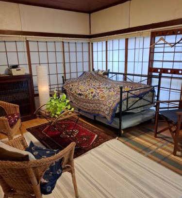 Katase Cama Y Desayuno | EMS Enoshima クラシックゲストハウス 寝室は個室 犬OK