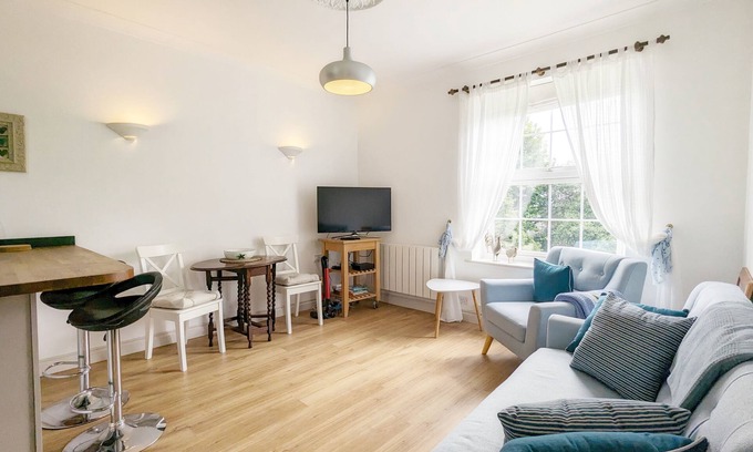 Emsworth Cabaña | Emsdale House - a flat that sleeps 4 guests in 2 bedrooms