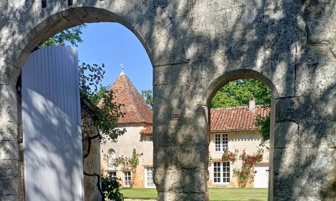 Cercles Casa | En Périgord Vert, Maison Familiale Rénovée , Piscine Chauffée, Parc Arboré
