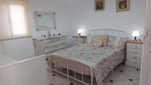 La Línea de la Concepción Casa | En Poniente