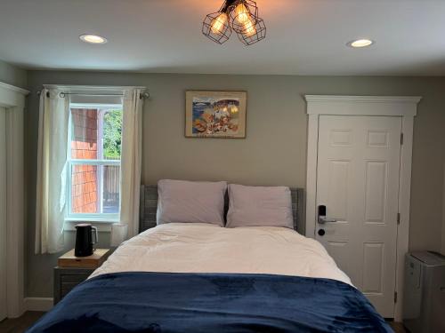 Point Roberts Casa | En-suite with separate entrance