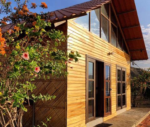Manta Chalet De Esquí | Encantadora y Tranquila Casa de Playa Vista al Mar