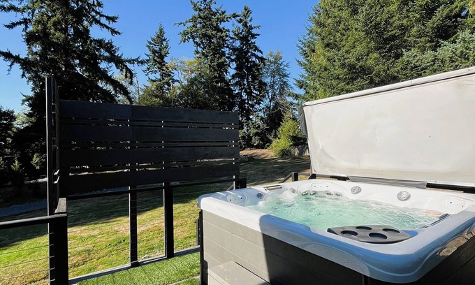 Marysville Casa | Encanto's House – A Forest Haven