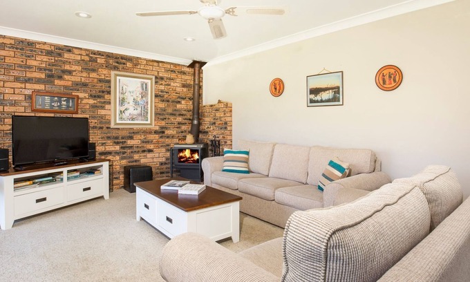 Culburra Beach Casa | Enchante` - Pet Friendly - Absolute Waterfront - Fireplace