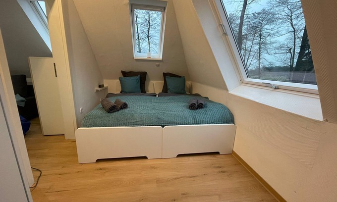 Schneverdingen Apartamento | Enchanted forest vacation apartment with private entrance near the Heidepark