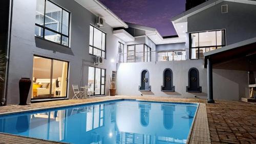 Oudtshoorn Casa | Enchanted Guests