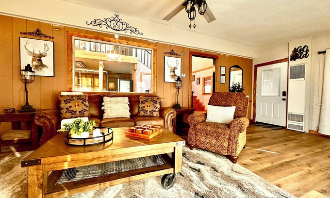Ruidoso Casa | Enchanting 2-bedroom house with WiFi in Ruidoso