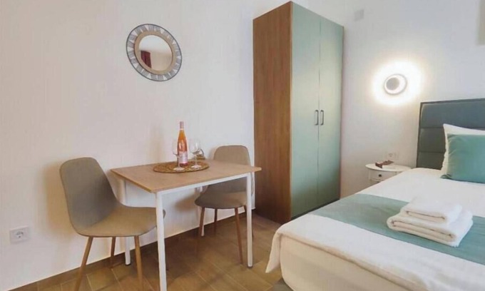 Maini Apartamento | Enchanting apartment with AC in Budva