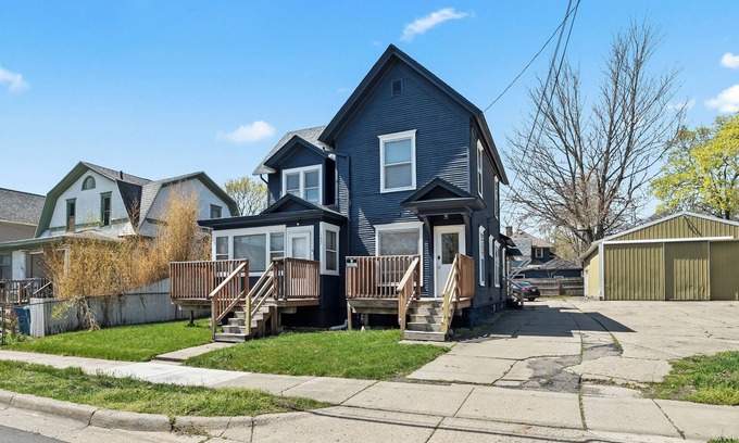 Battle Creek Casa | Enchanting Duplex: 2 units in 1 - Close to downtown & local attractions