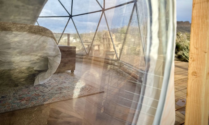 Dolan Springs Cabina | Enchanting Geodesic Dome with Mountain Views and natural desert surroundings.