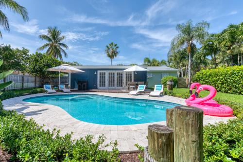 Palm Beach Gardens Apartamento | Enchanting Juno Beach Home! Sleeps 8!