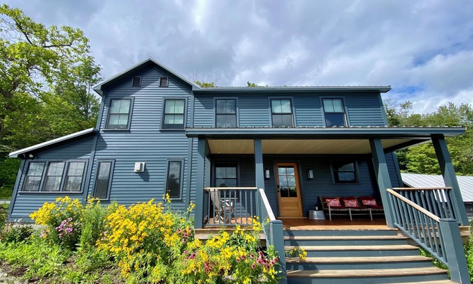 Sand Lake Casa | Enchanting Modern Farmhouse with Picturesque Views