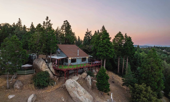 Pauma Valley Cabina | Enchanting Mountain Retreat with Breathtaking View