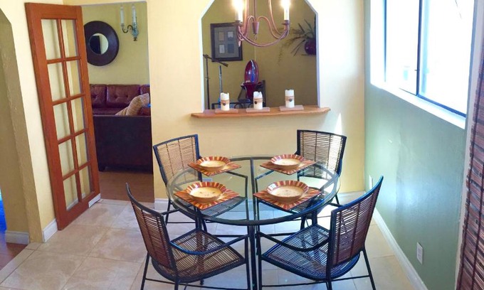 El Porto Apartamento | Enchanting Spanish Duplex - 1 block to beach