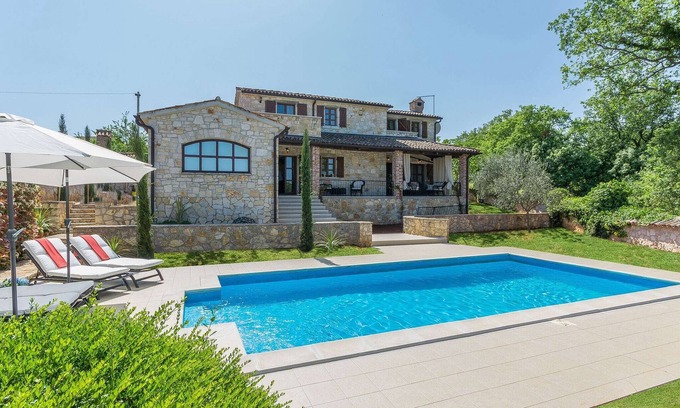Sveti Lovrec Cabaña | Villa singular en Sveti, Lovreč Pazenatički con piscina