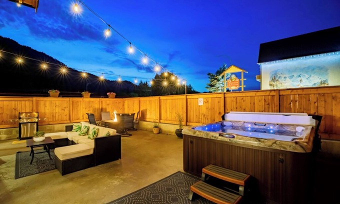 Downtown Leavenworth Cabina | Enchantment Lodges *Unit A - 5 min Walk to DT Leavenworth WA!