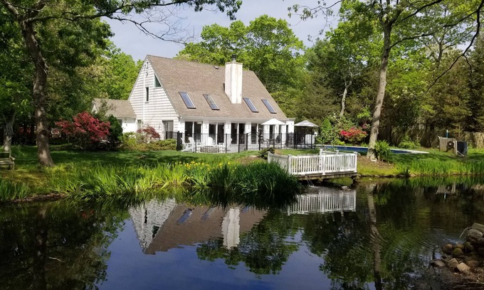 East Hampton North Casa | ¡¡Recientemente renovado!! Cerca del tren, en el centro de East Hampton. Corto viaje a la playa!