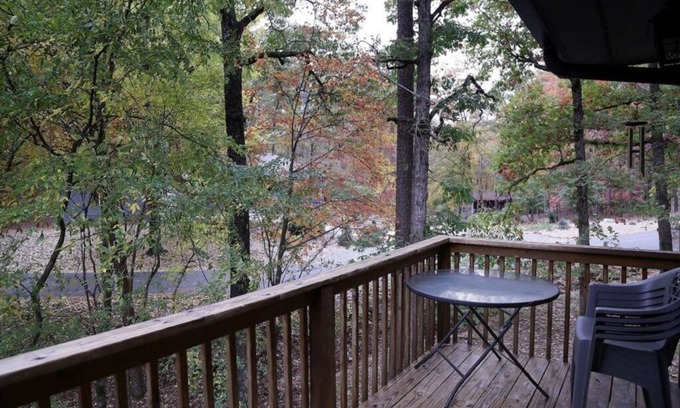 Hot Springs Village Casa | End Unit Retreat near Lake DeSoto