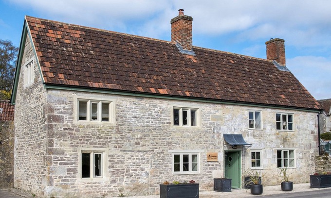 Teffont Evias Cabaña | ENDERLEY, pet friendly, character holiday cottage in Salisbury