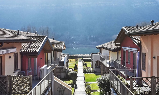 Spinone Al Lago Apartamento | Endine Pool Apartment by Interhome