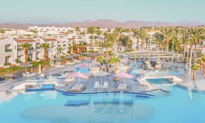 Sharm El Sheikh Complejo | Endless Fun | Spa Days, Water Slides & Beach Strolls, 3 Rooms w/ Pool View