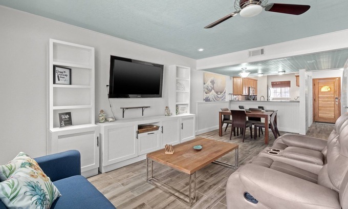 Silver Sands Casa | Endless Summer beach retreat 🌊🌊🌊 3 min walk to the beach