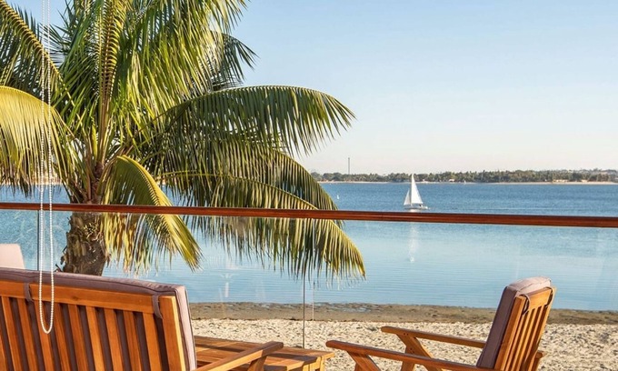 Crown Point Casa | Endless Summer by Avantstay Serene Beachfront Escape w/ Sunset Views!
