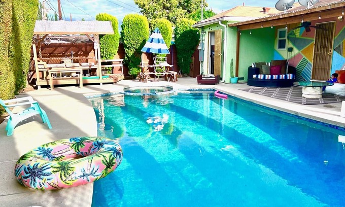 Encino Casa | LA poo l & jacuzzi !!!