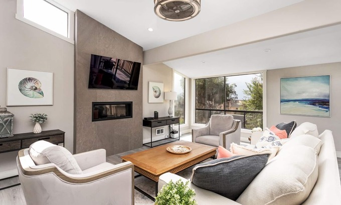 Solana Beach Condominio | Endless Summer Ocean View Condo, Fast Wifi, Walk to Racetrack, Dining
