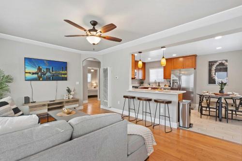 Ocean Beach Casa | Endless Summer Retreat - Beach - AC - Shops