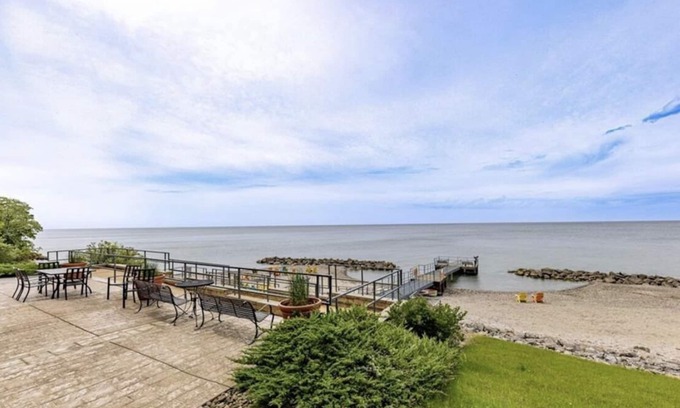 Geneva-on-the-Lake Condominio | Endless Summer - Sleeps 6 Condo