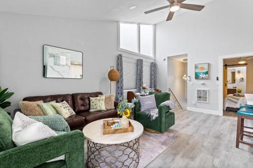 Huntington Beach Casa | Endless Sunset- Near Beach Surf and Pet Friendly